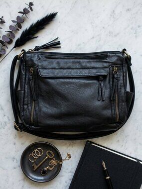 Bueno Black Vegan Leather Multi-Pocket Crossbody Bag Organizer